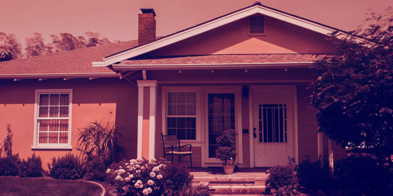 A house with excellent curb appeal, a key step in how to get a quick house sale.