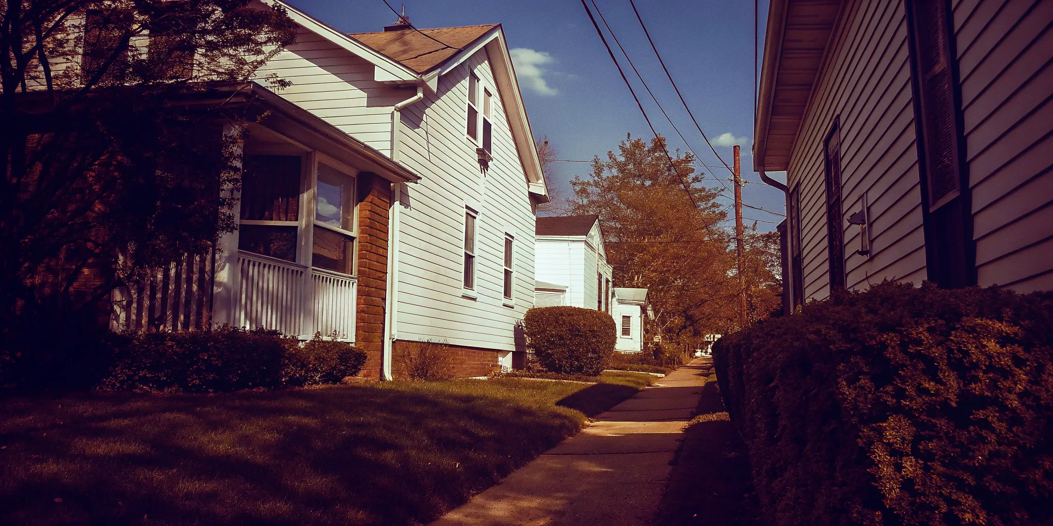 Row of suburban homes during a probate sale without court confirmation.