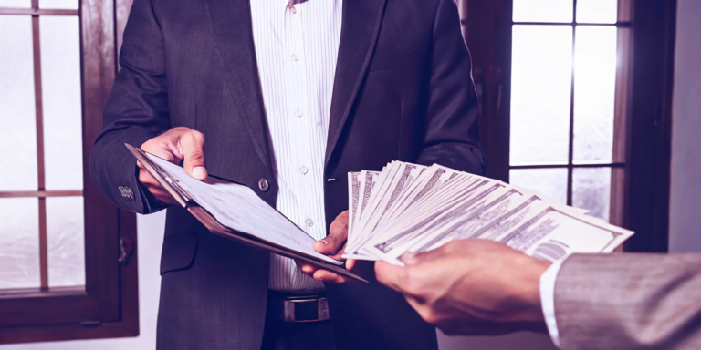 A homeowner gets a cash offer for their house without a realtor.