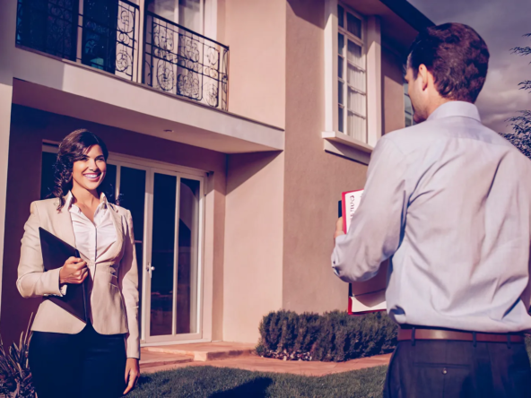 Homeowner and agent discussing how to sell my house fast in Evanston.