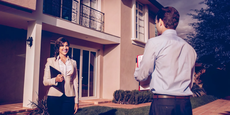 Homeowner and agent discussing how to sell my house fast in Evanston.